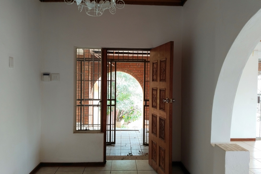 6 Bedroom Property for Sale in Hartbeespoort Rural North West